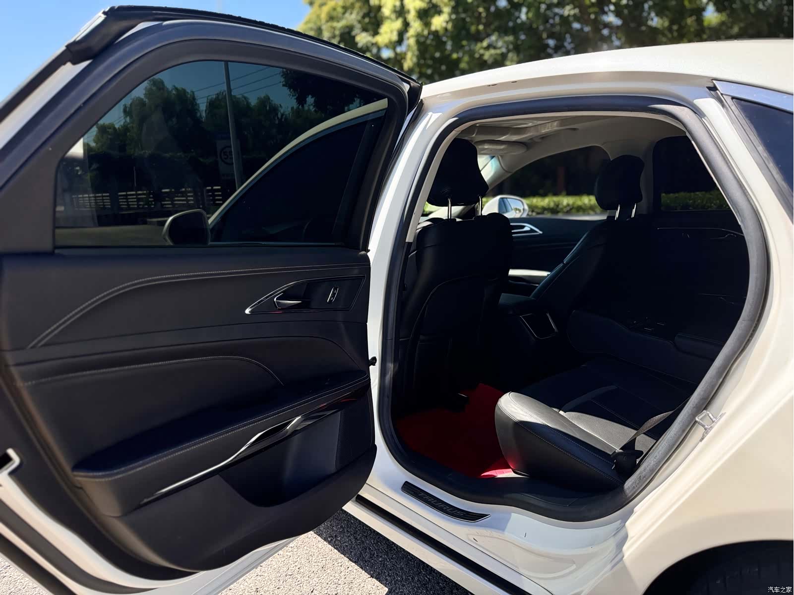 Ford Taurus, 2018 12