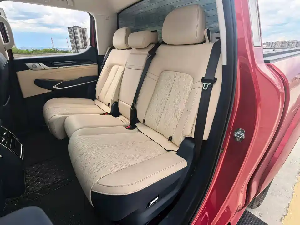 Great Wall Mountain and sea cannon