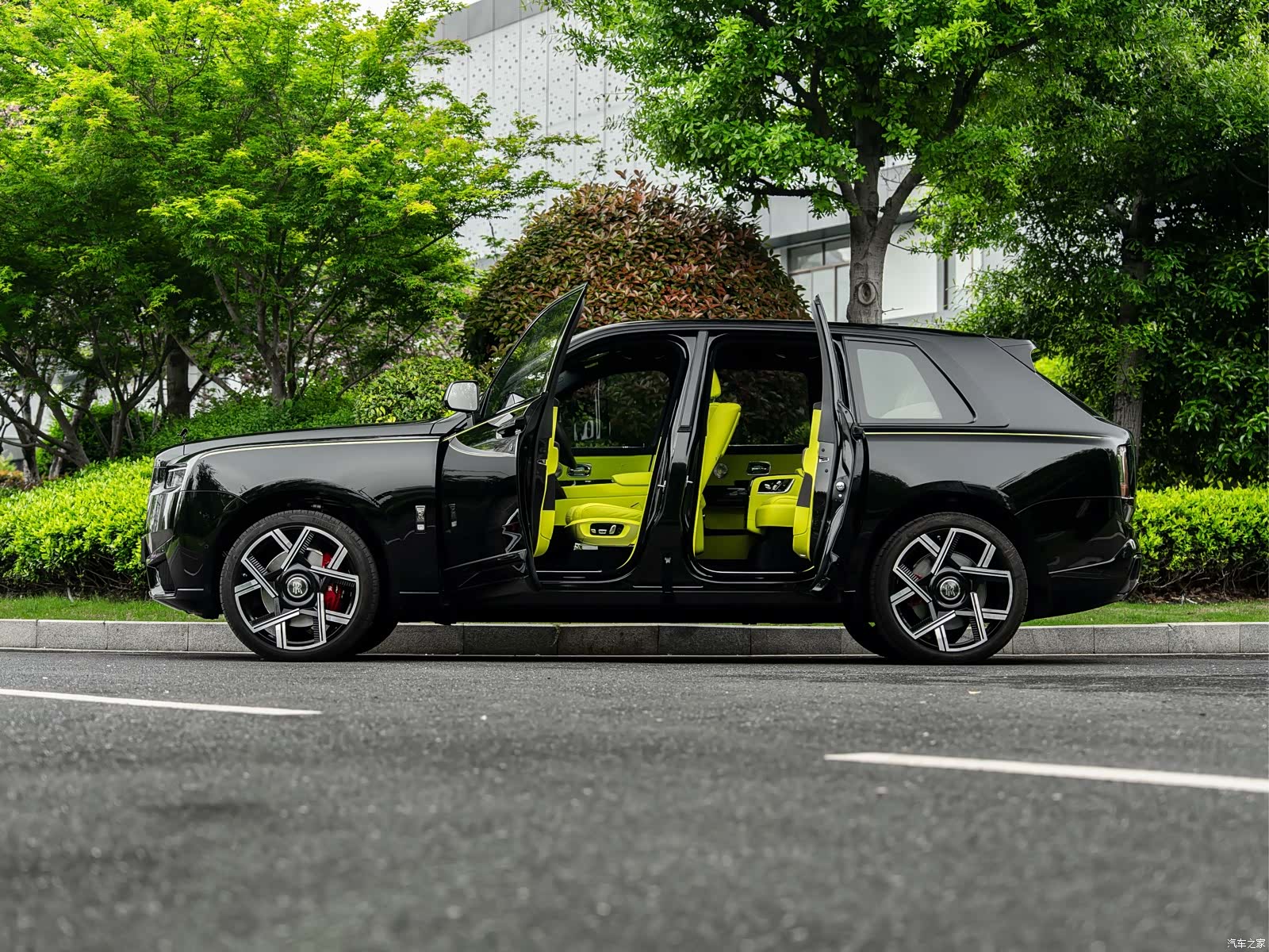 Rolls-Royce Cullinan, 2025 23