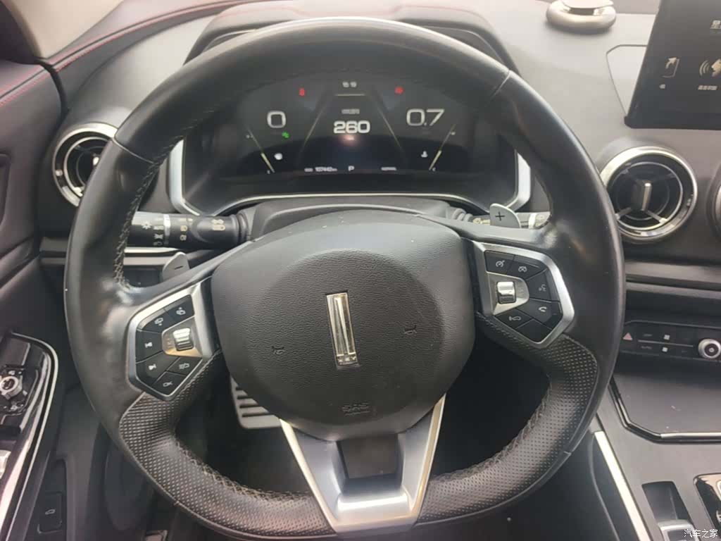 WEY VV5, 2017 3