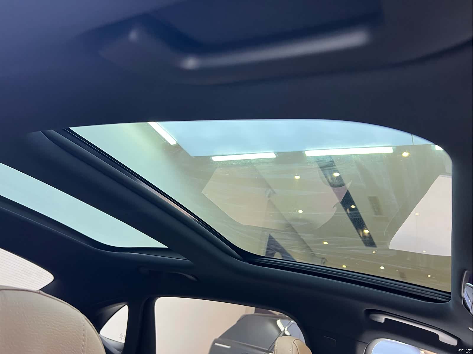 Mercedes-Benz E-Class, 2025 12
