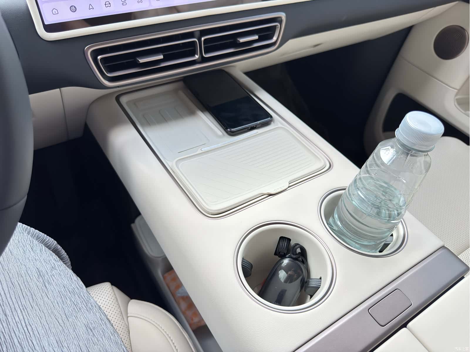 Li Auto MEGA, 2025 7
