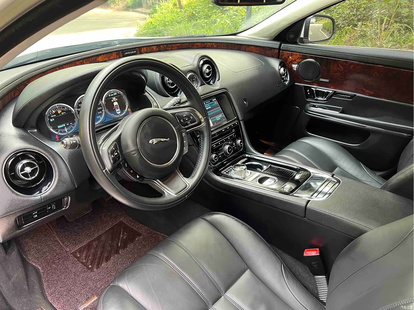 Jaguar XJ, 2015 все фото
