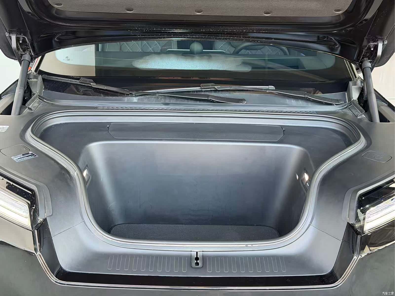 NIO ES8, 2026 4