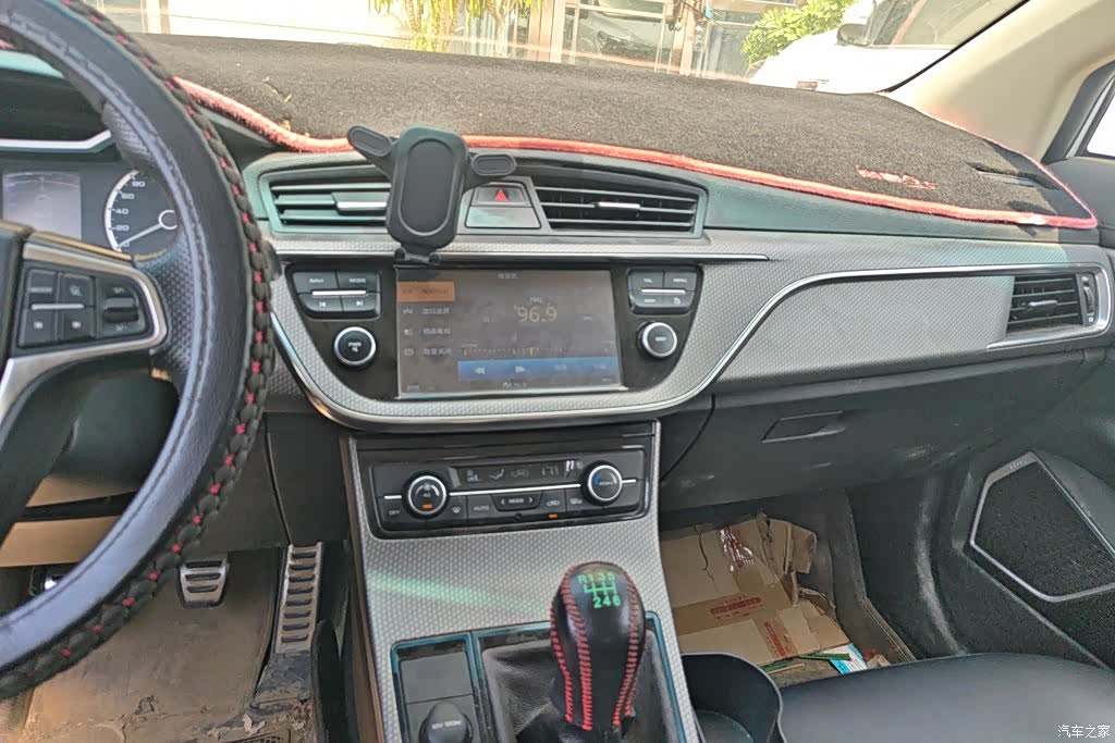 Geely Emgrand, 2017 13
