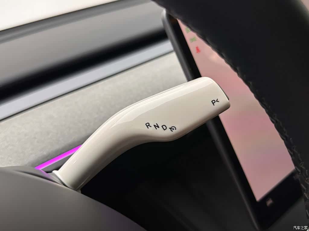 Tesla Model Y, 2024 17
