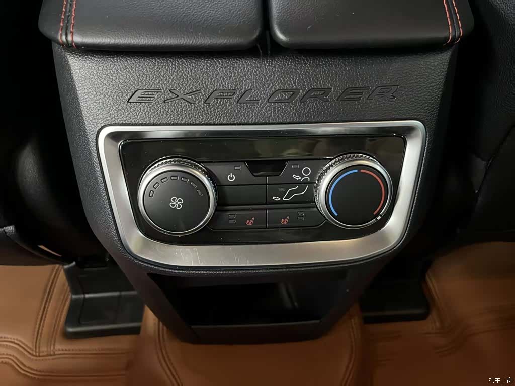 Ford Explorer, 2023 16
