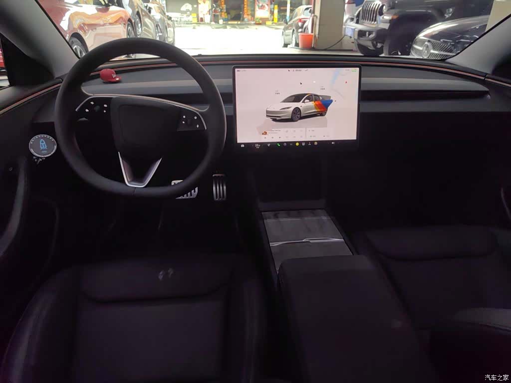 Tesla Model 3, 2025 3