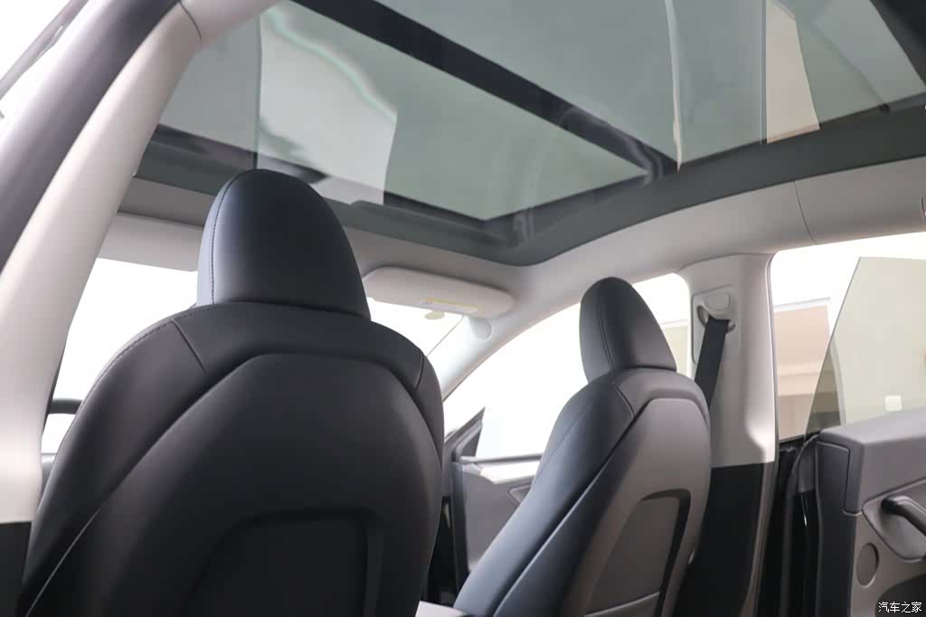 Tesla Model Y, 2024 20