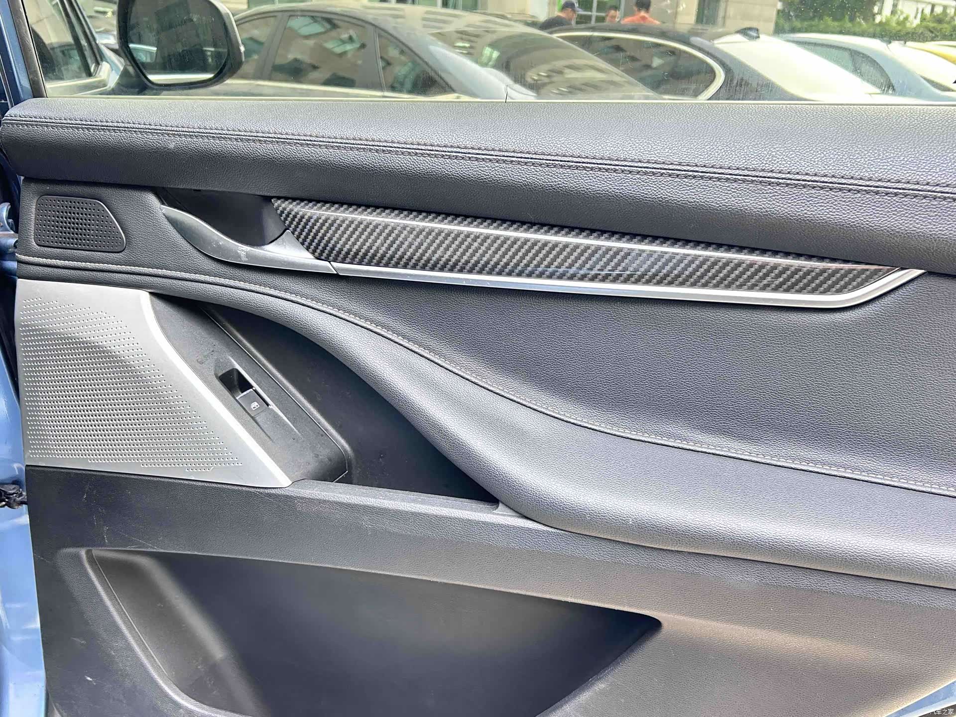 Maxus D90, 2017 14