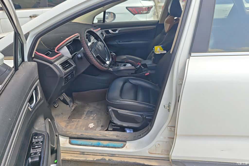 Geely Emgrand, 2017 9