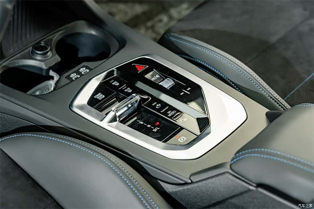 BMW 2 Series, 2025 12