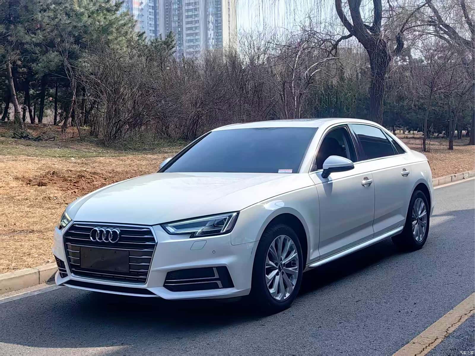 Audi A4L, 2019 1