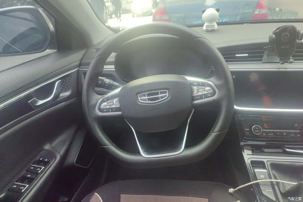 Geely Emgrand, 2021 15