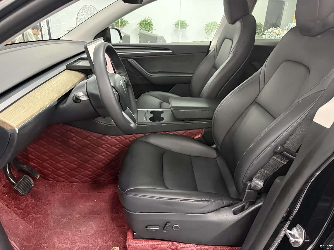 Tesla Model Y, 2023 все фото