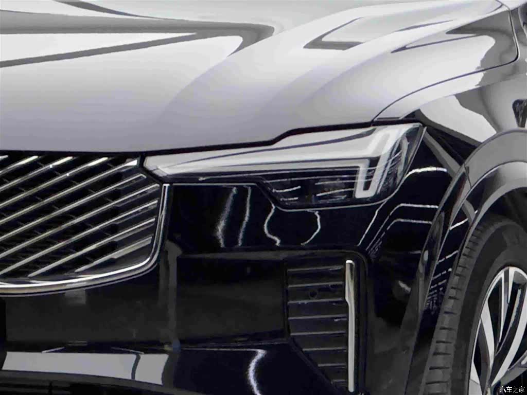Volvo XC90, 2025 3
