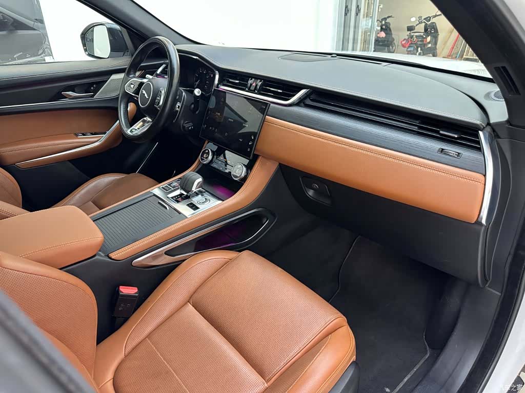 Jaguar F-PACE, 2023 22
