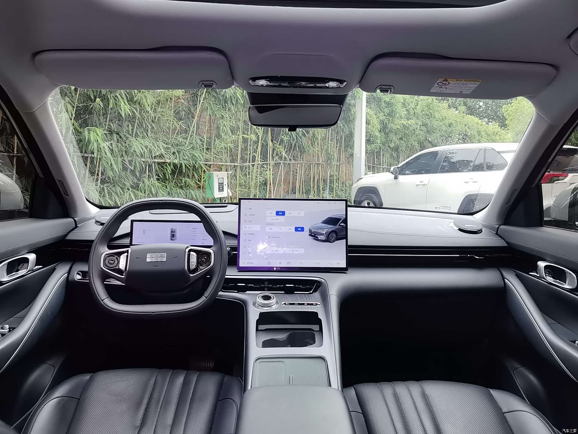 Geely Galaxy E5, 2025 12