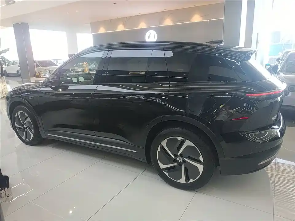 NIO ES6