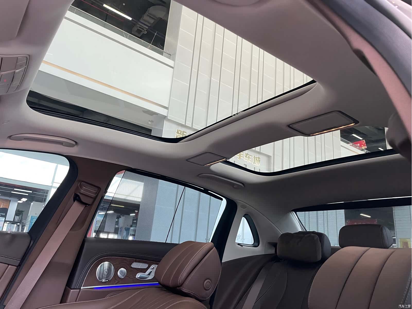 Mercedes-Benz E-Class, 2022 31