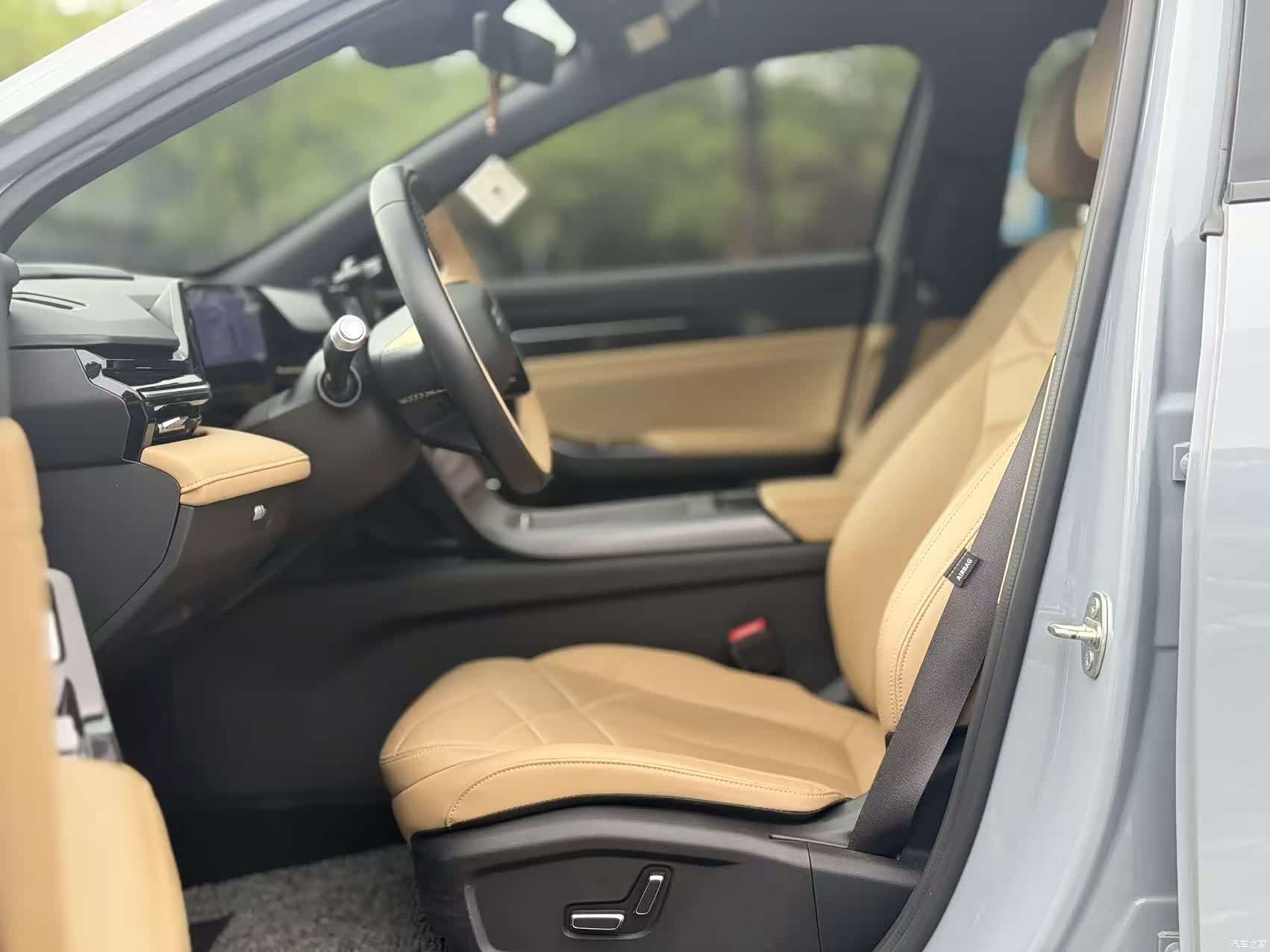 Geely Galaxy L6, 2023 7