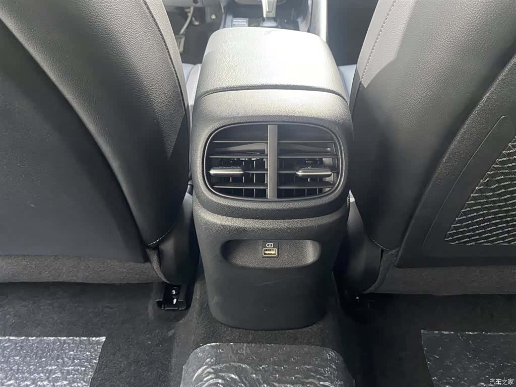 Hyundai Elantra, 2022 10
