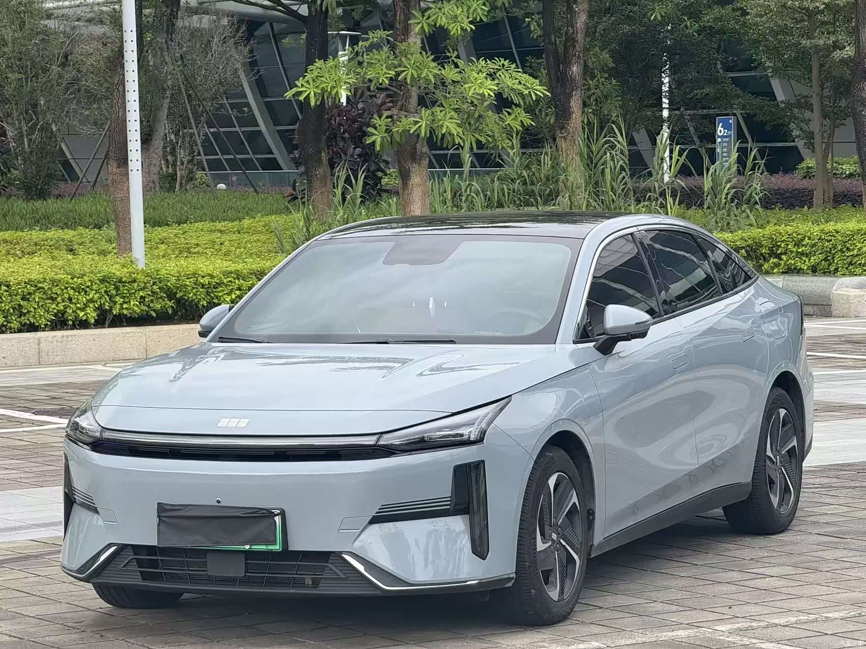 Geely Galaxy L6, 2023 1