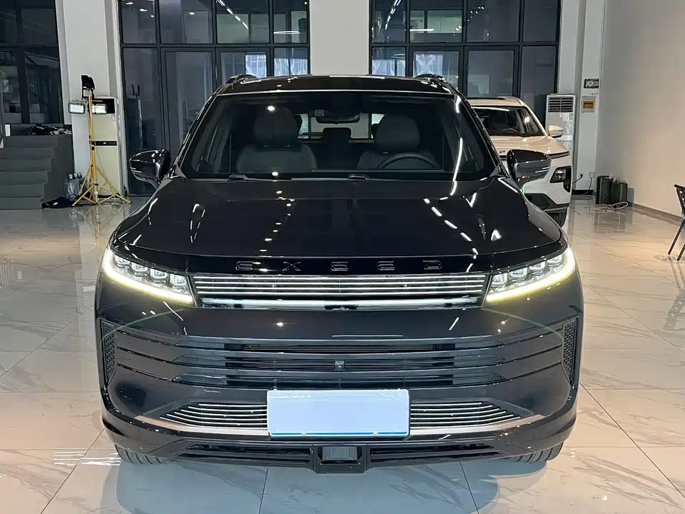 Exeed Chasing the wind