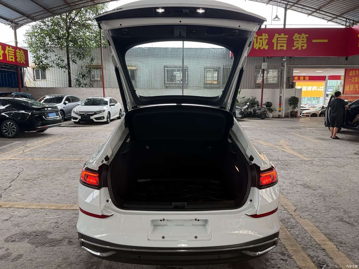 Volkswagen Lamando, 2024 8
