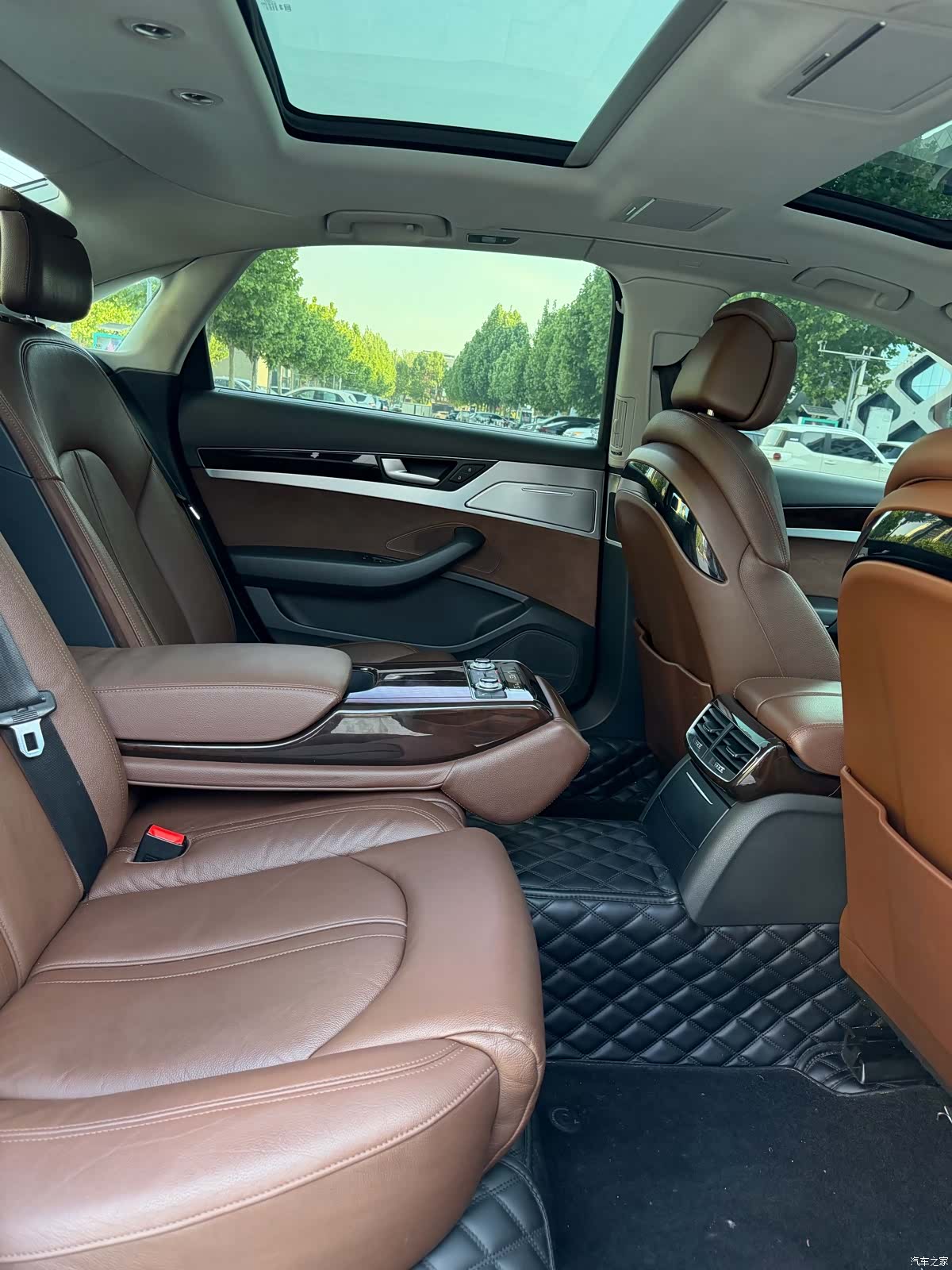Audi A8L, 2015 11