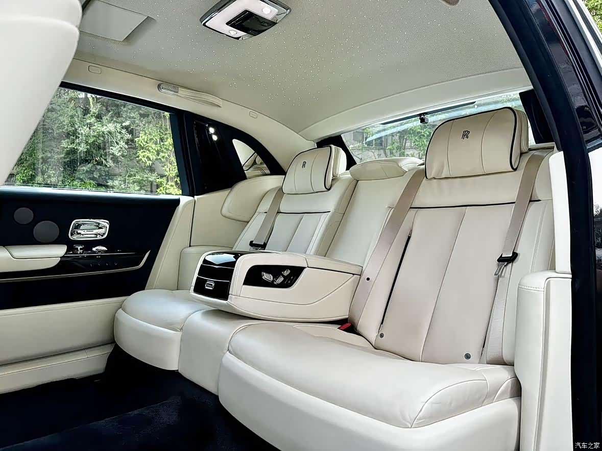 Rolls-Royce Phantom, 2019 6