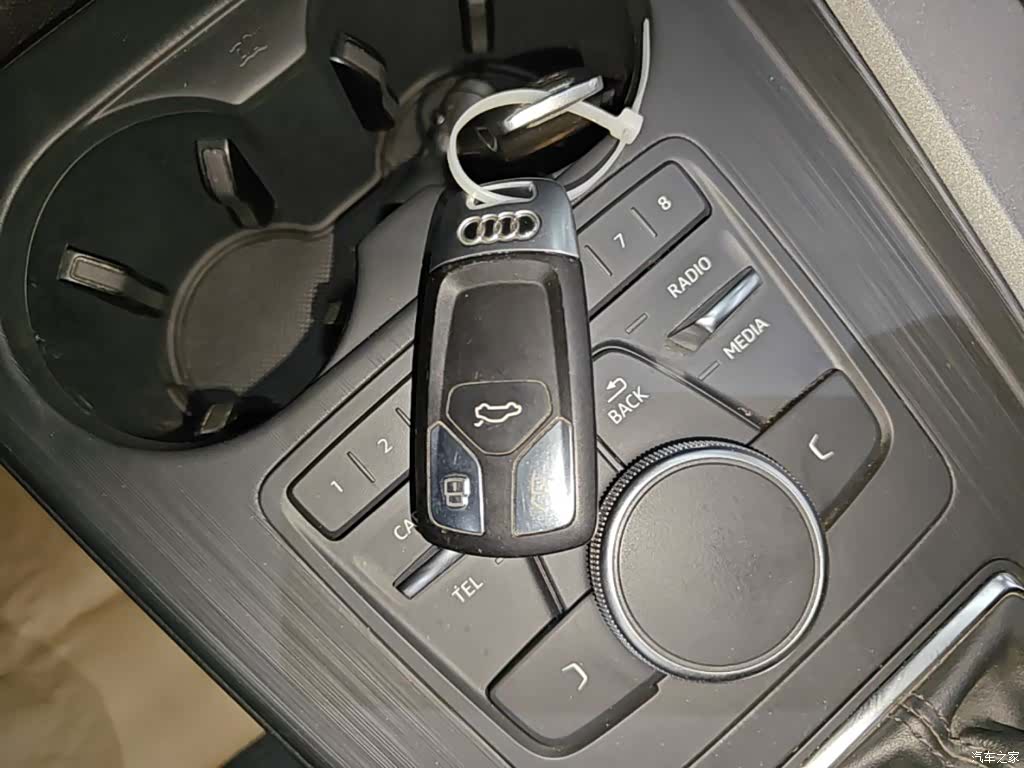 Audi A4L, 2016 9
