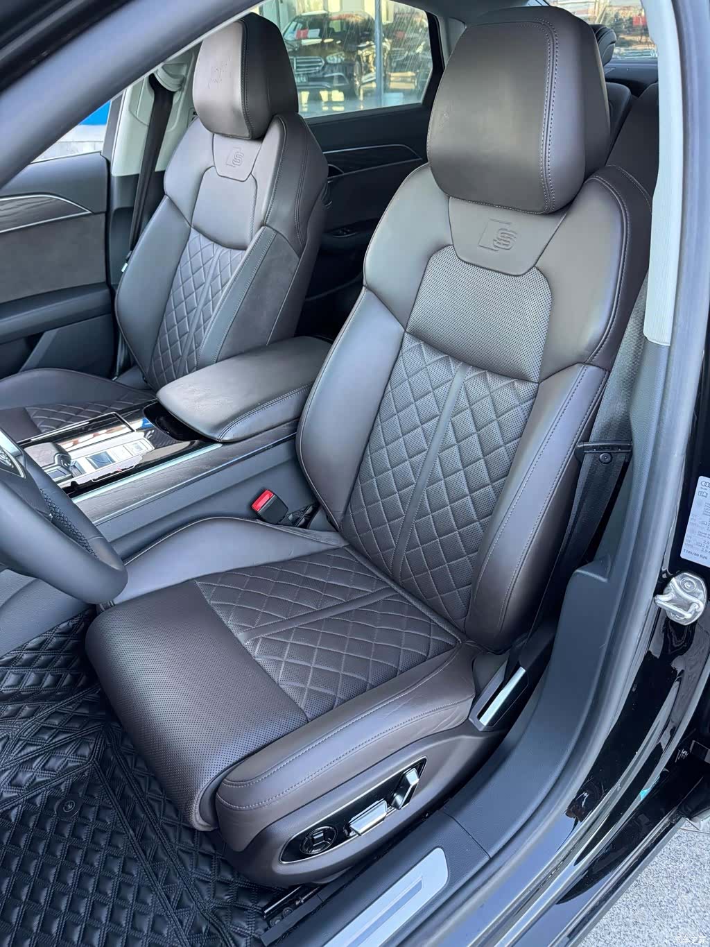 Audi A8L, 2021 12