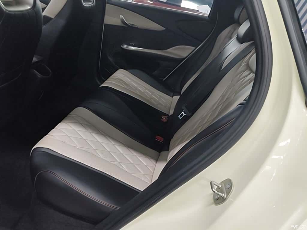 BYD Dolphin, 2023 17