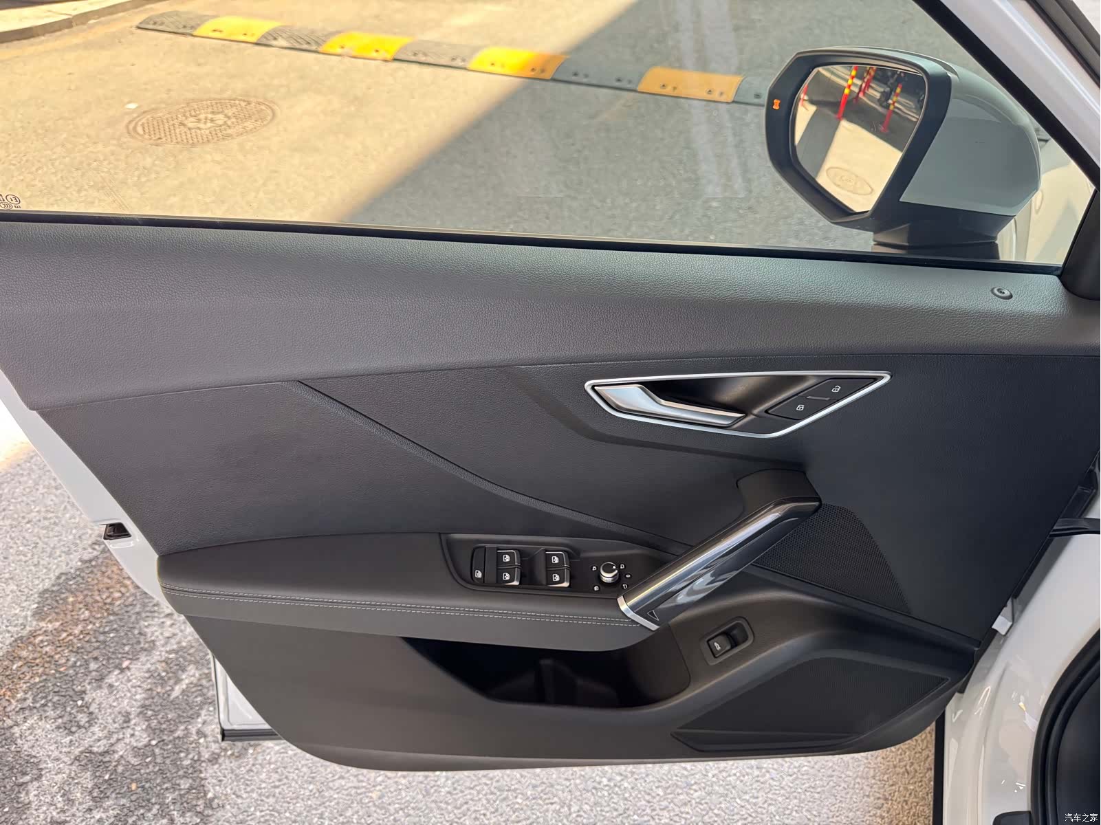 Audi Q2L, 2023 12