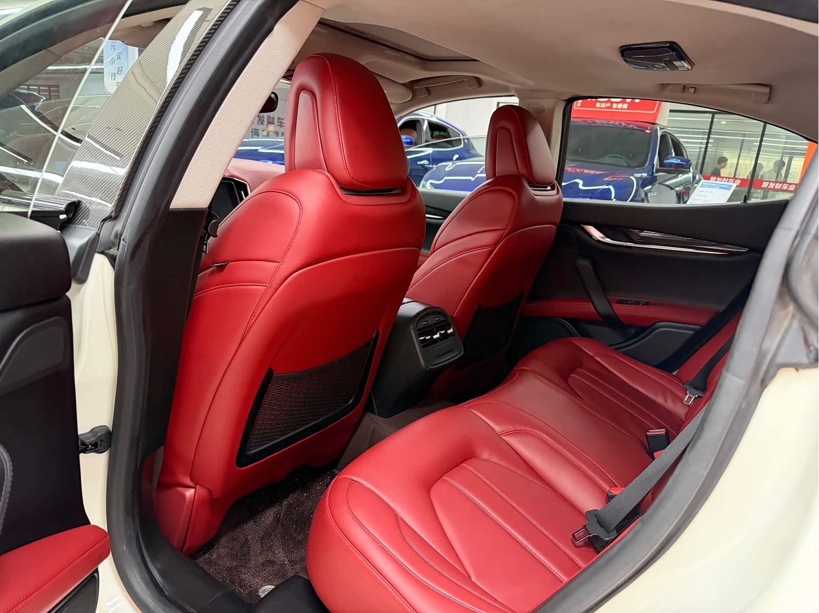 Maserati Ghibli, 2019 все фото