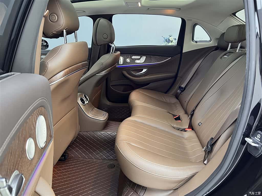 Mercedes-Benz E-Class, 2023 20