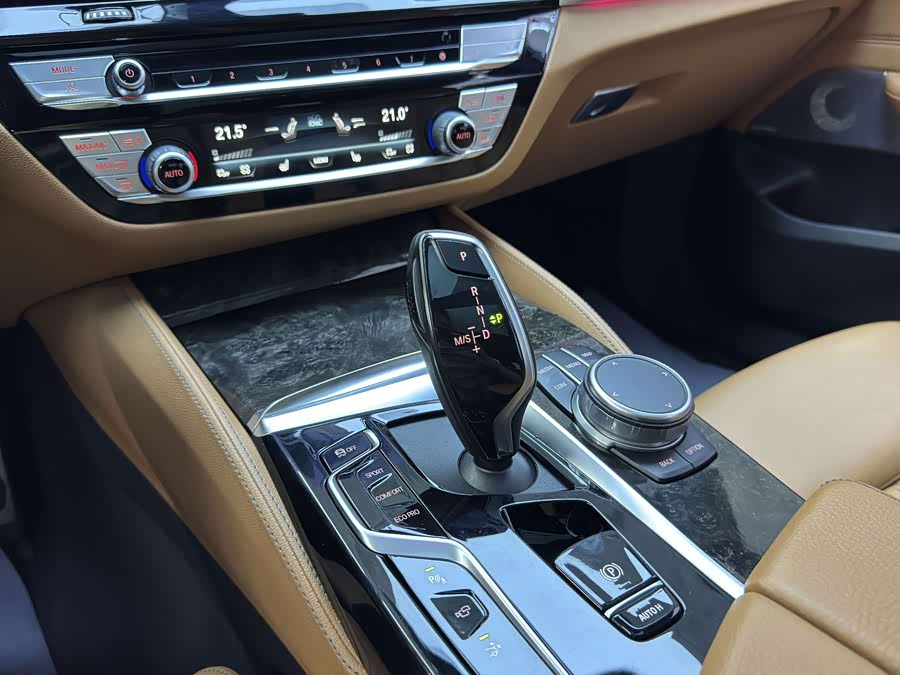 BMW 6 Series GT 2021, фото 13