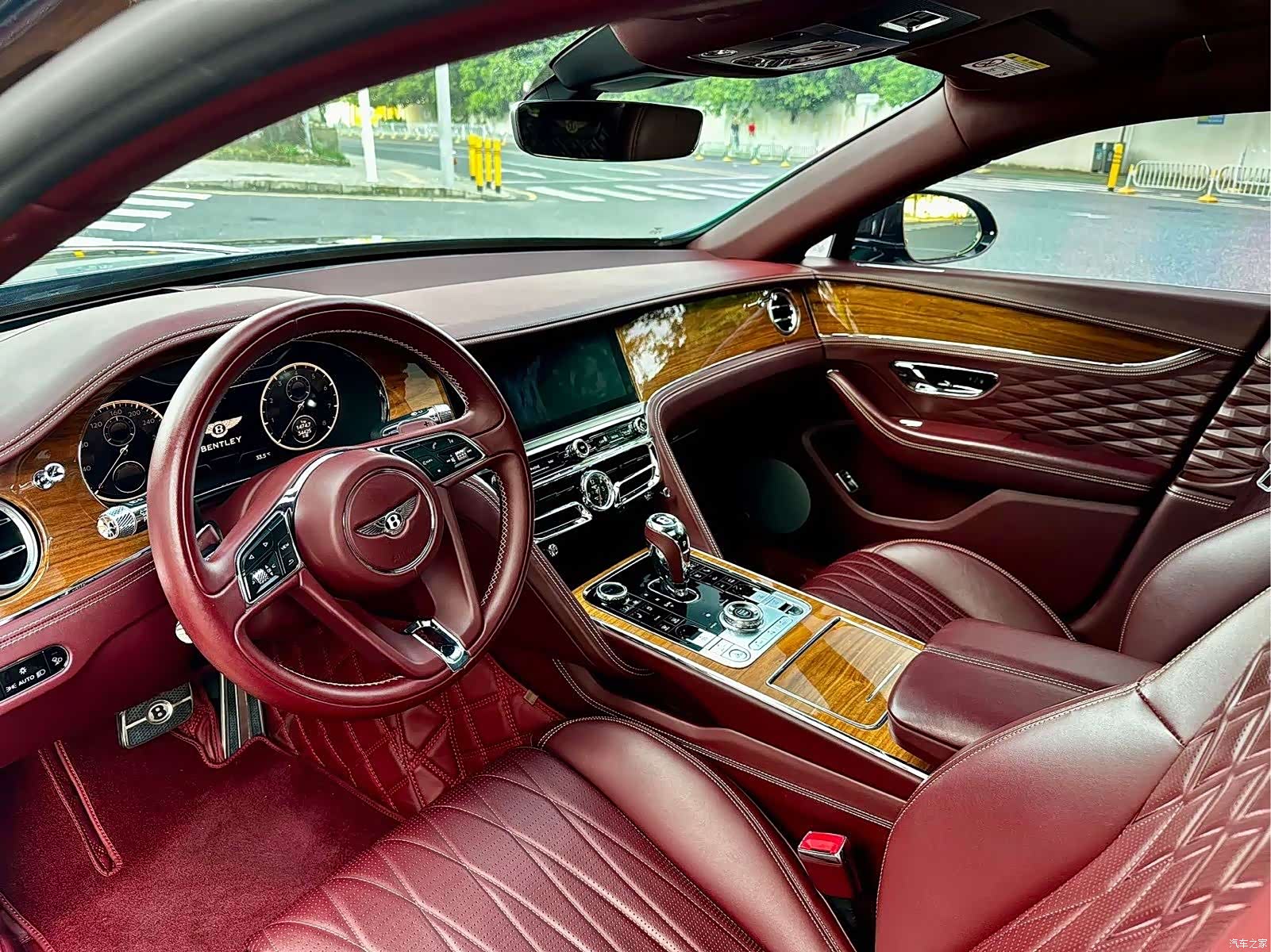 Bentley Flying Spur, 2021 4