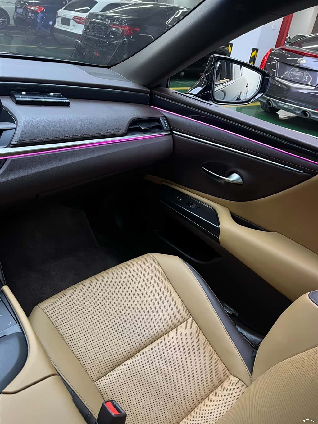 Lexus ES, 2019 11