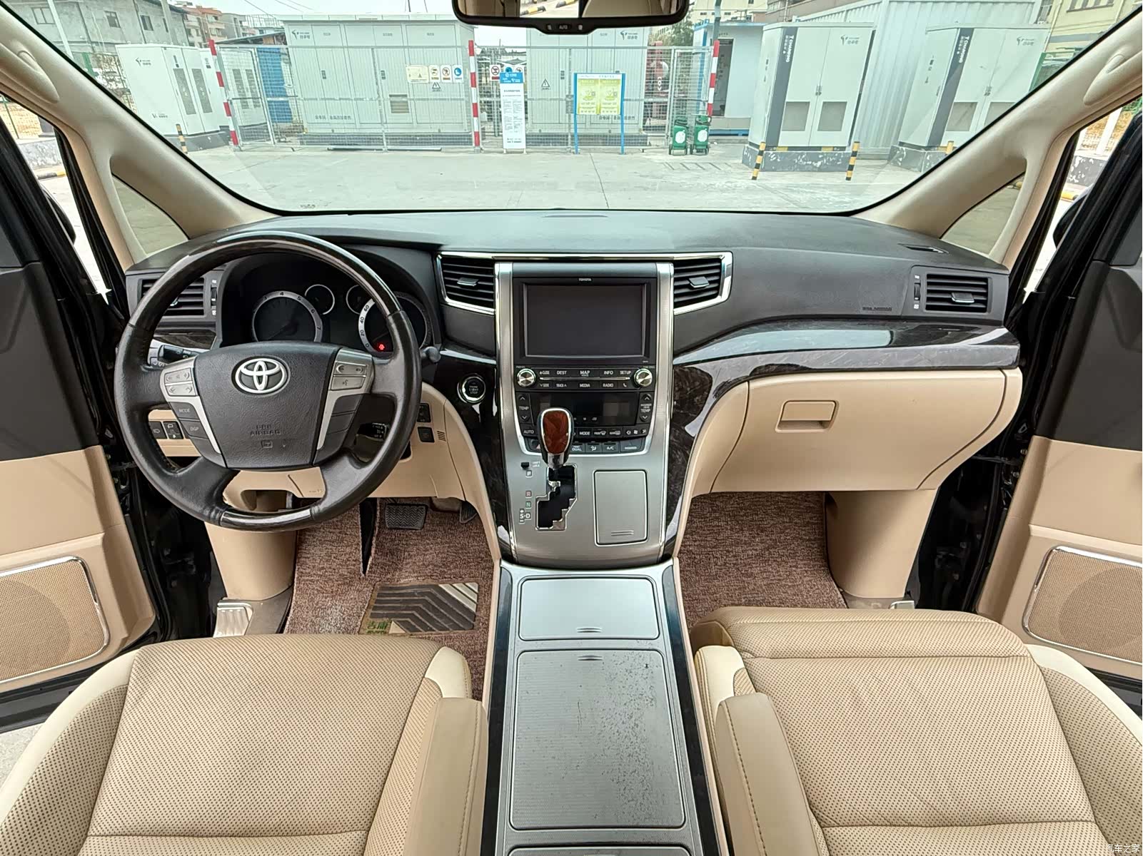 Toyota Alphard, 2014 6