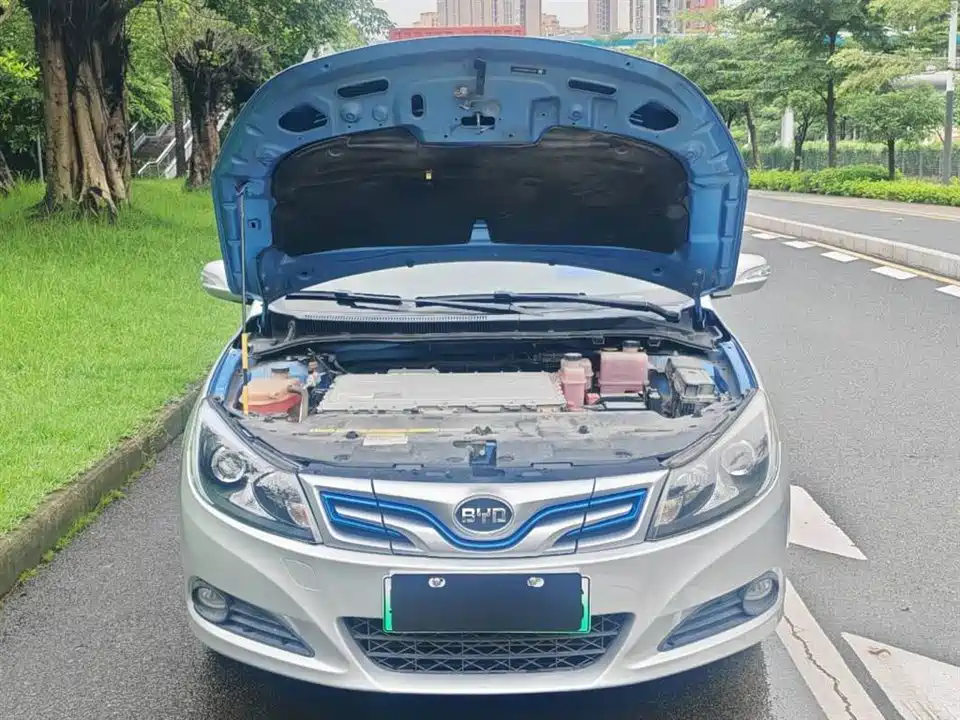 BYD e5