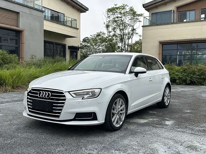 Audi A3 2019 — фото 1