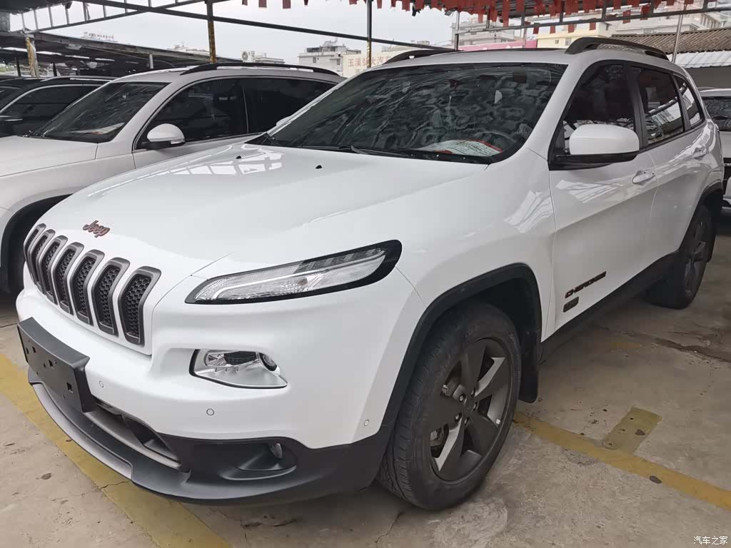 Jeep Cherokee, 2017 1