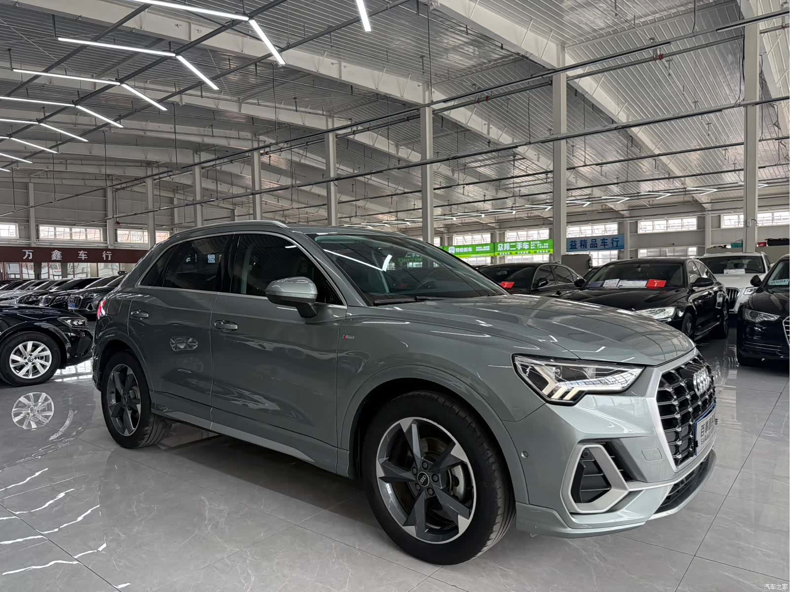 Audi Q3, 2022 3