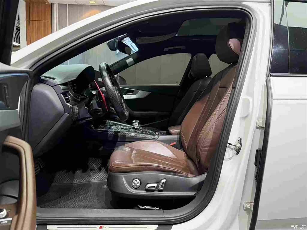 Audi A4L, 2019 4