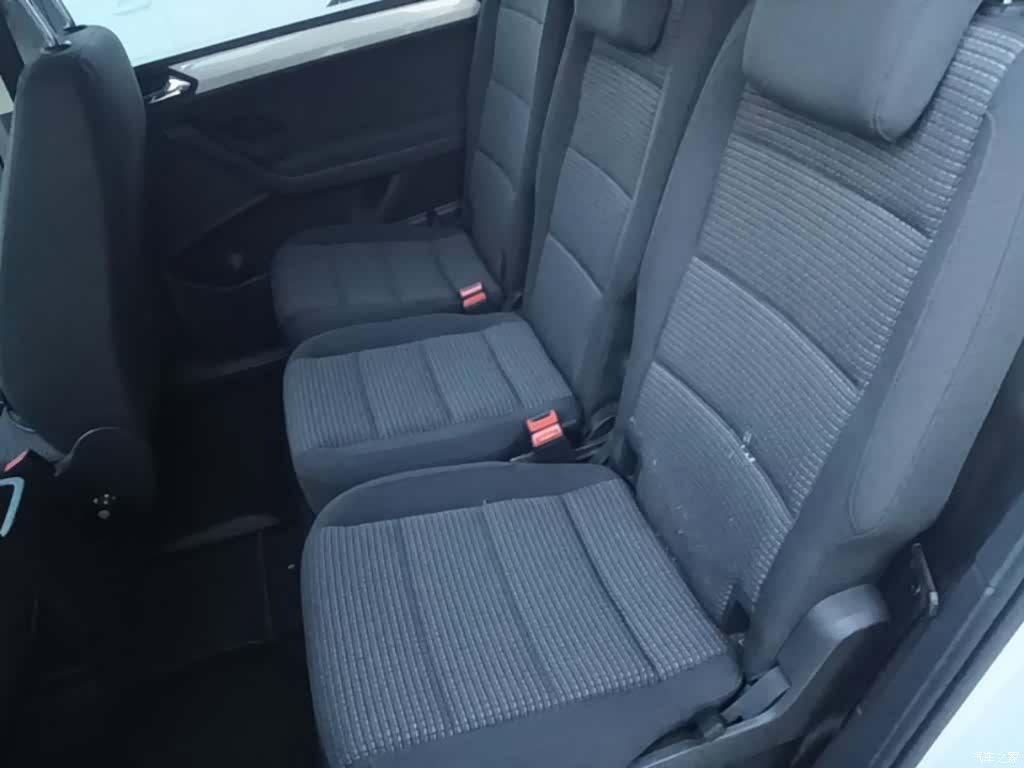 Volkswagen L, 2017 17