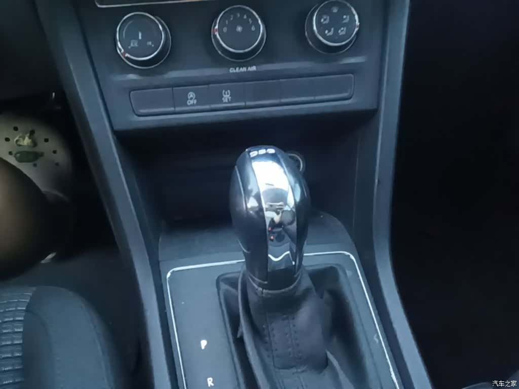Volkswagen L, 2017 14