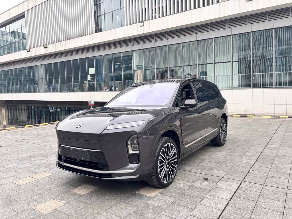 NIO ES8