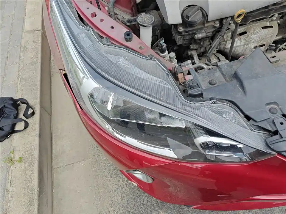 Toyota YARiS L to enjoy